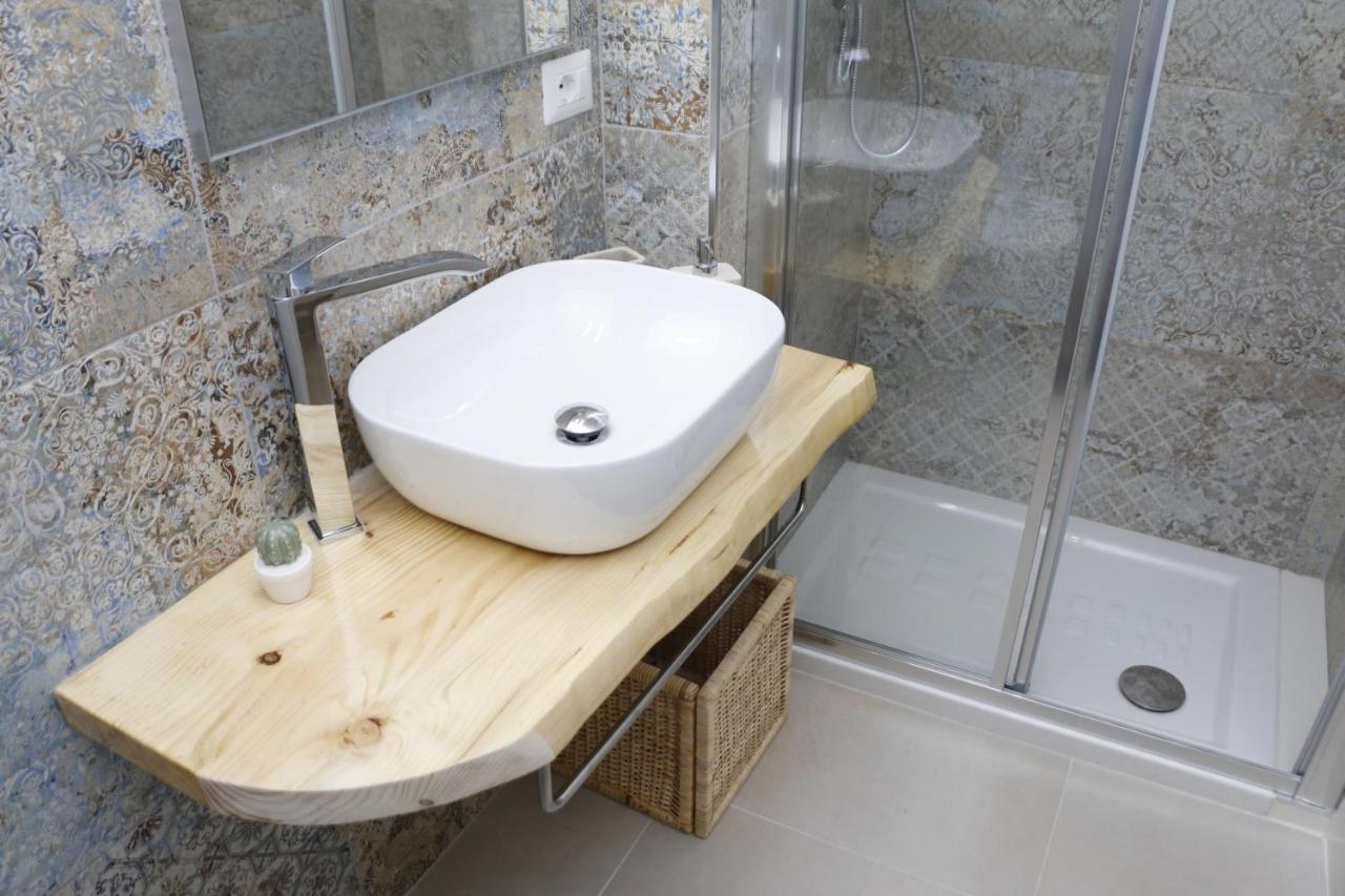 קונברסאנו La Nicchia B&B מראה חיצוני תמונה